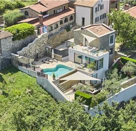 4 Bedroom Luxury Villa Retreat with Heated Infinity Pool near Buje, Sleeps 8-10